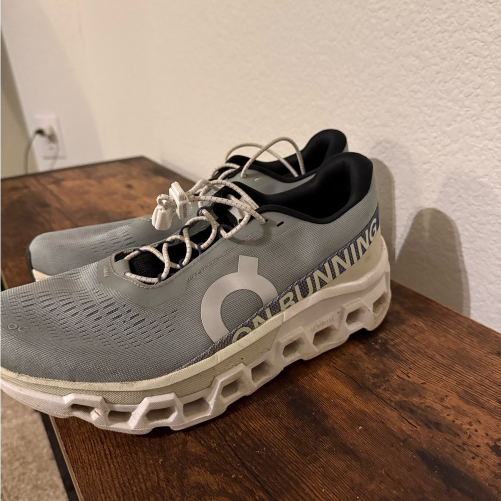 GUC On Running Cloudmonster 2 size 11
